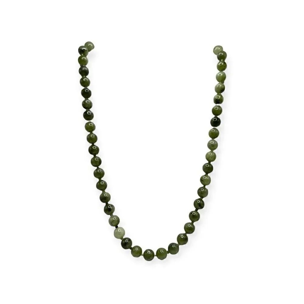 Vintageβbeadedβgreenβnecklaceβ27βinches